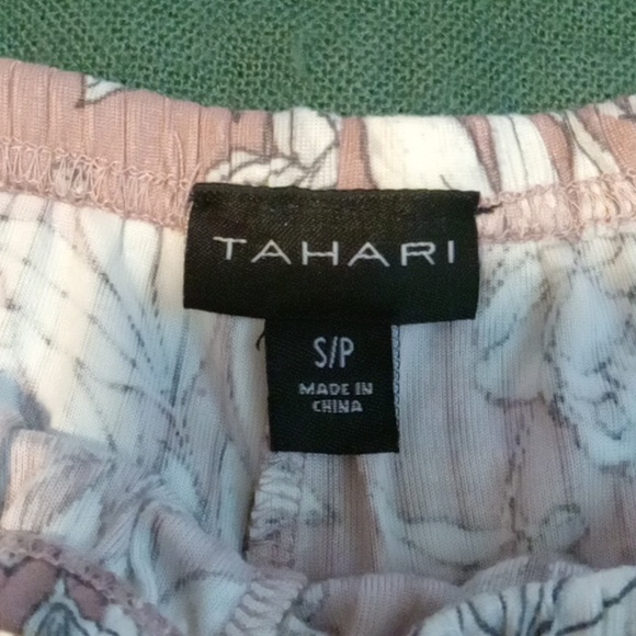 Tahari Size Small 2 piece pajama set Rose Floral - Picture 3 of 8